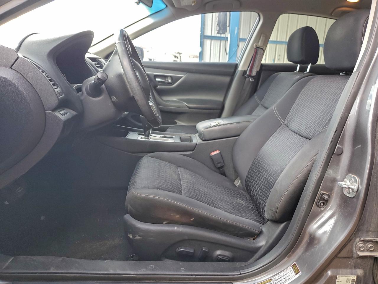 Nissan Altima 2.5 Image 4