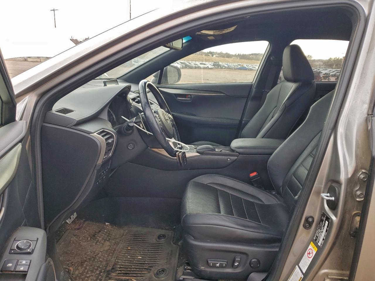 Lexus NX 200t Base Image 6