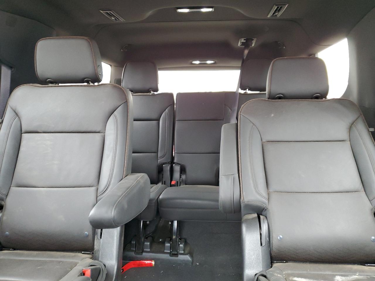 Chevrolet Suburban K1500 High Country Image 13