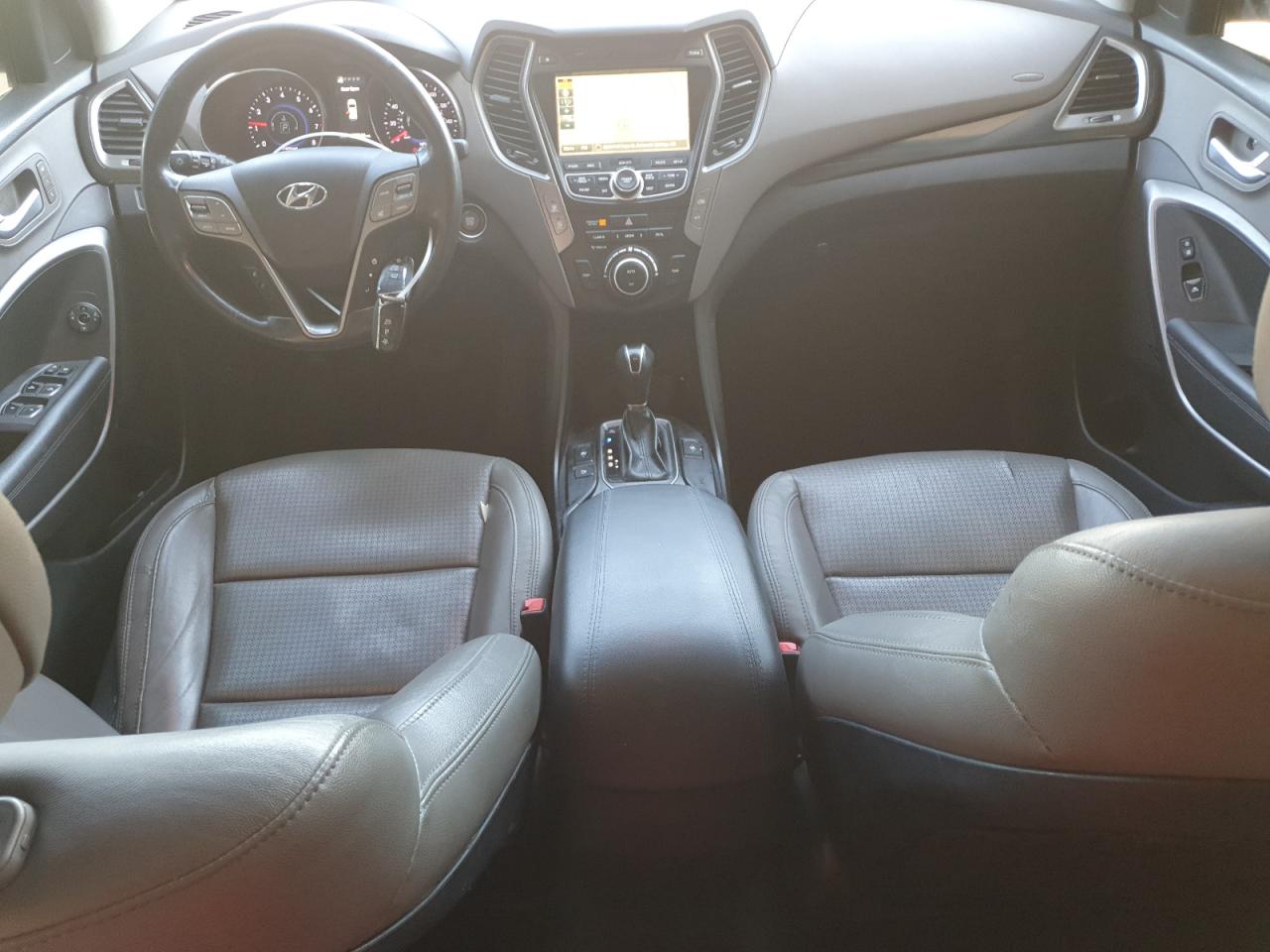 Hyundai SANTA FE Image 9