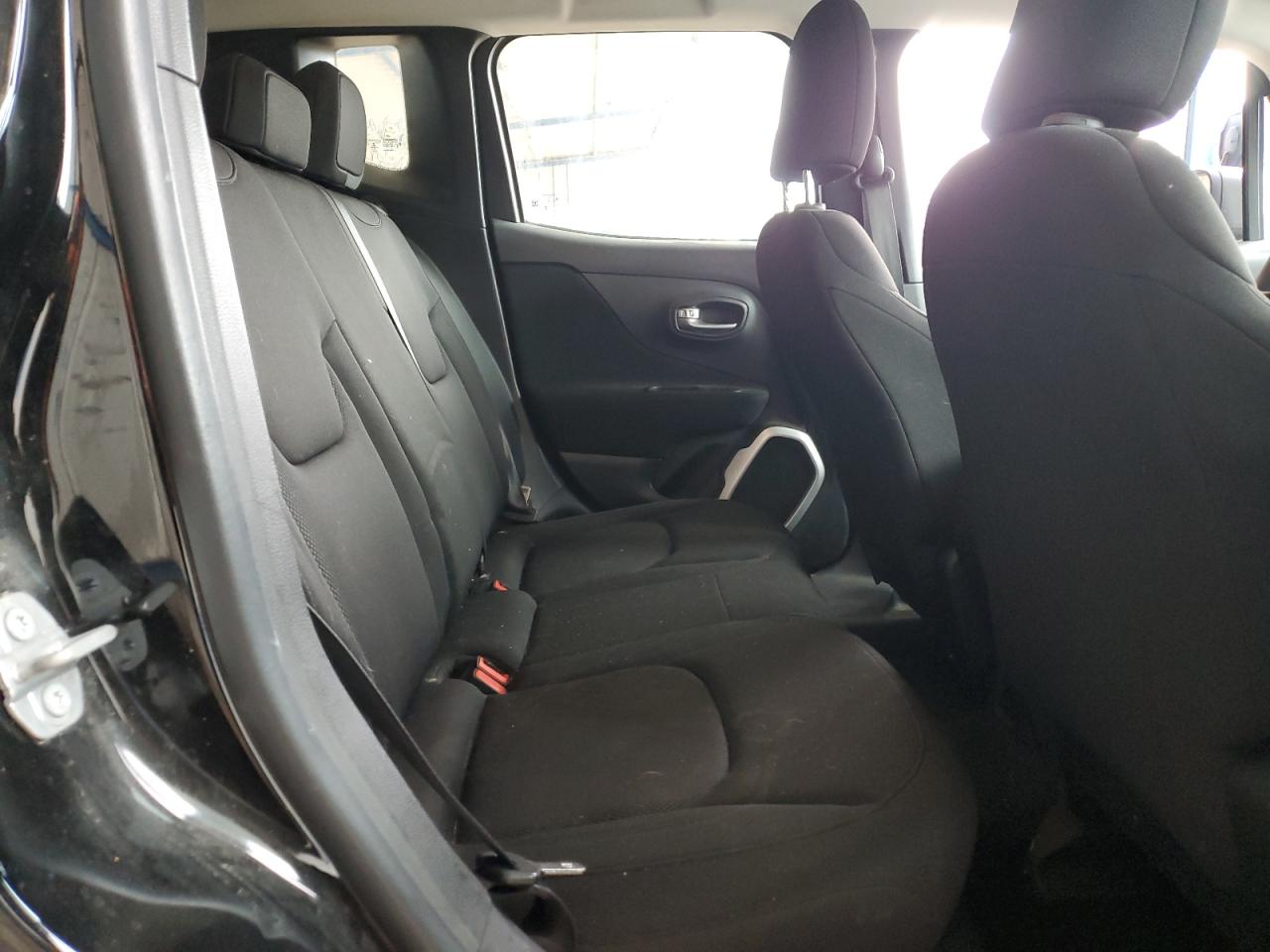 Jeep Renegade Sport Image 4