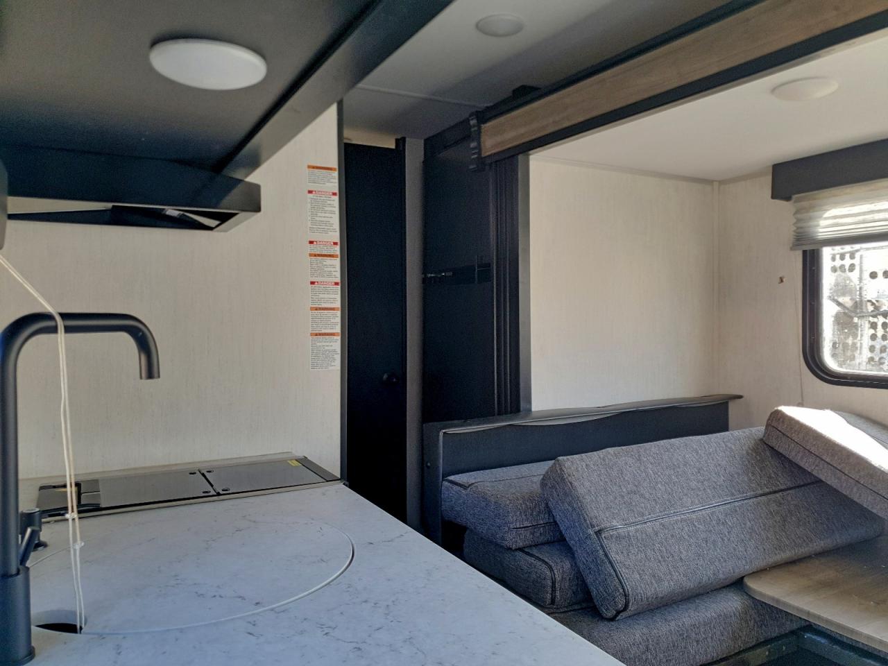 Cheo Trailer Image 8