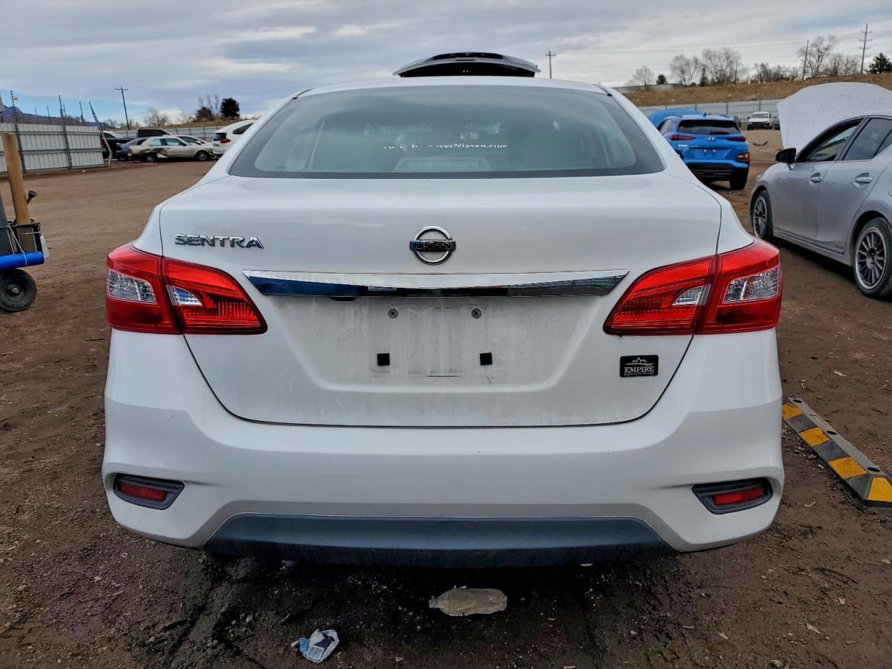 Nissan Sentra S Image 3