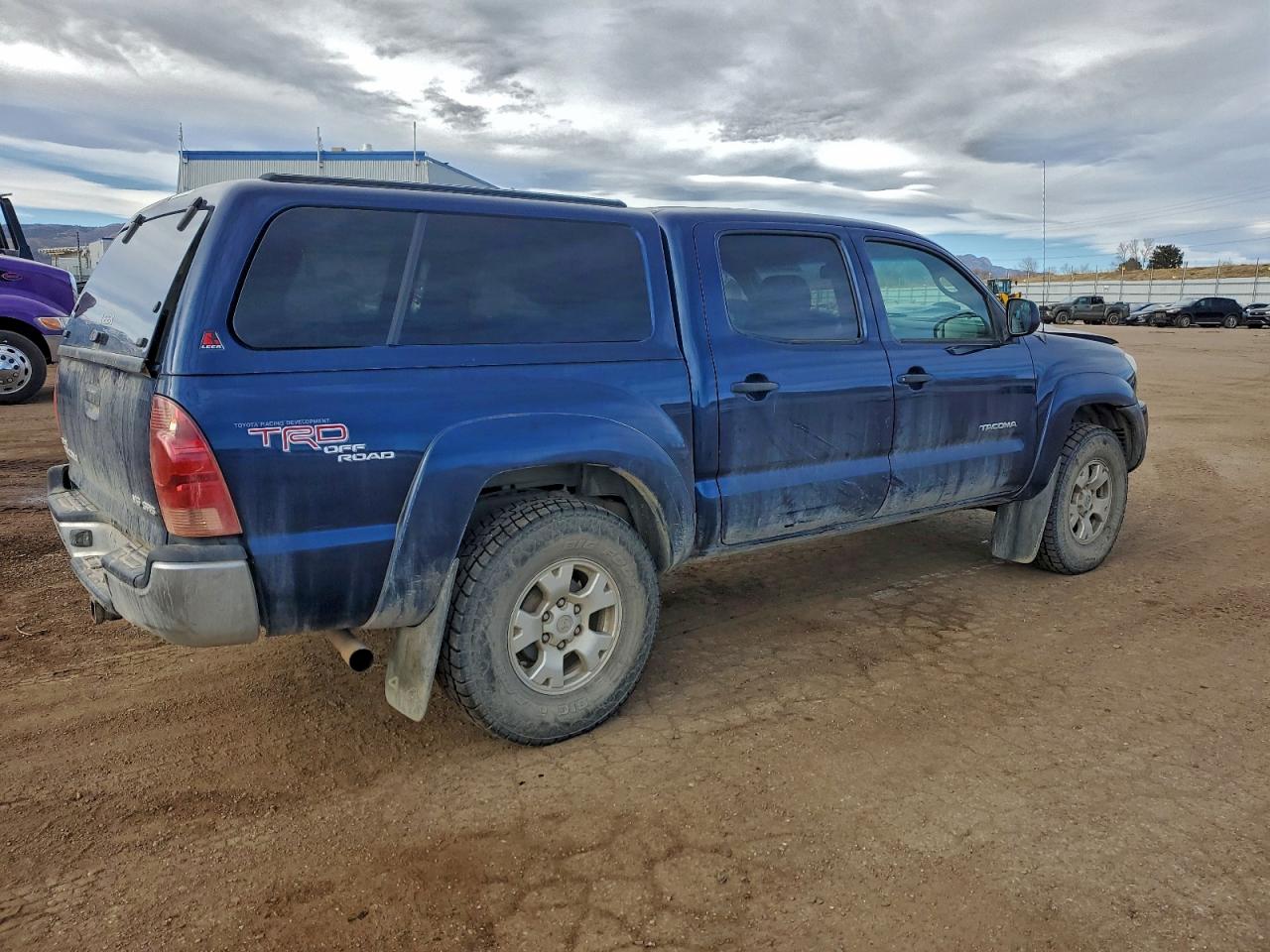 Toyota Tacoma Double Cab Image 3