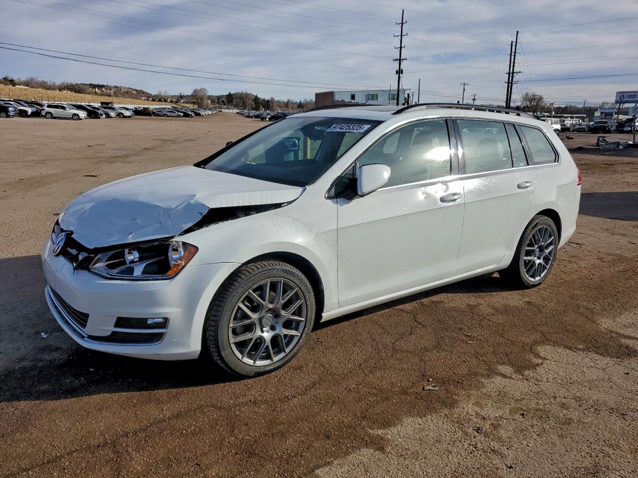 Volkswagen Golf S Image 1