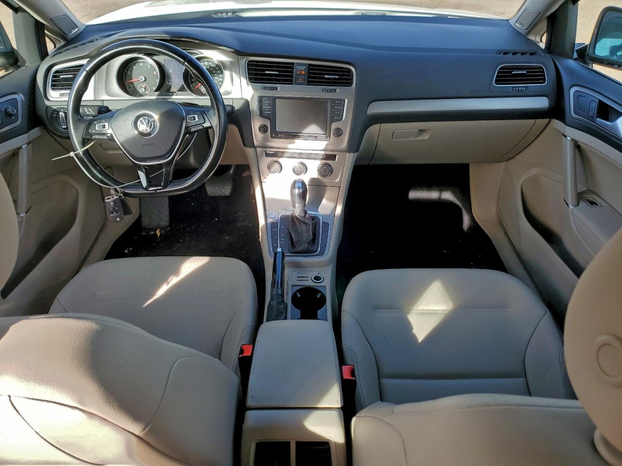 Volkswagen Golf S Image 11