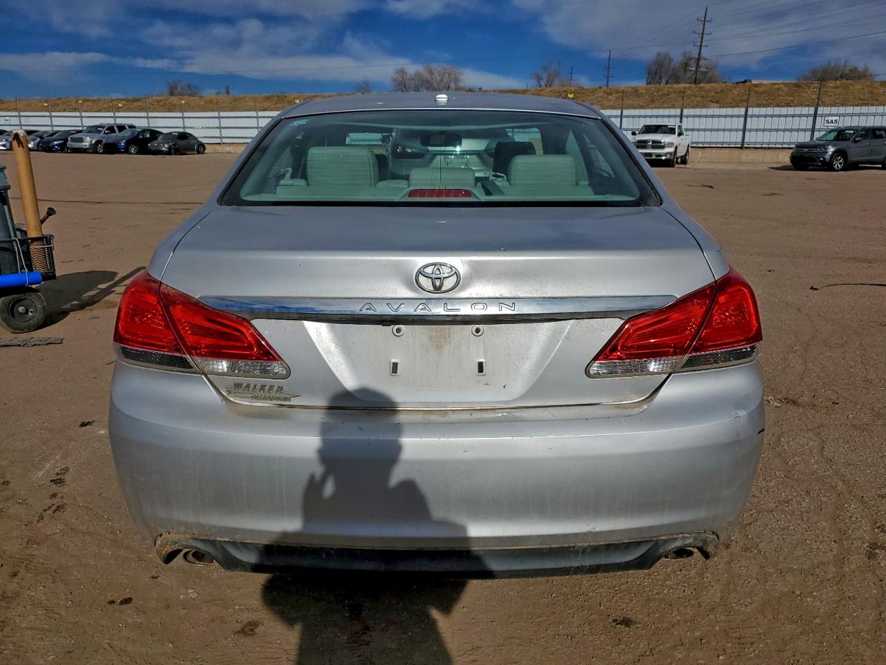 Toyota Avalon Base Image 10