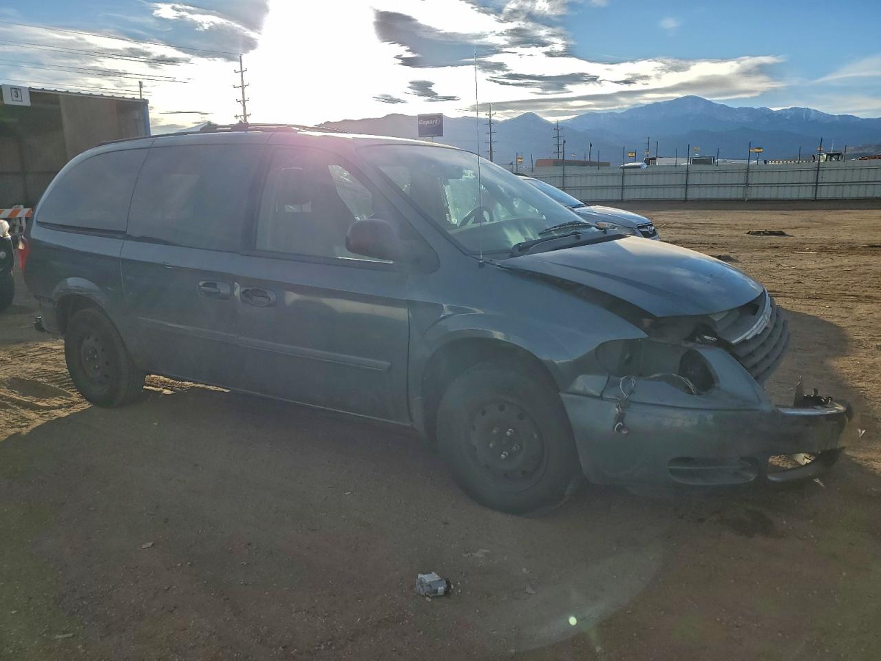 Chrysler Minivan Lx Image 3