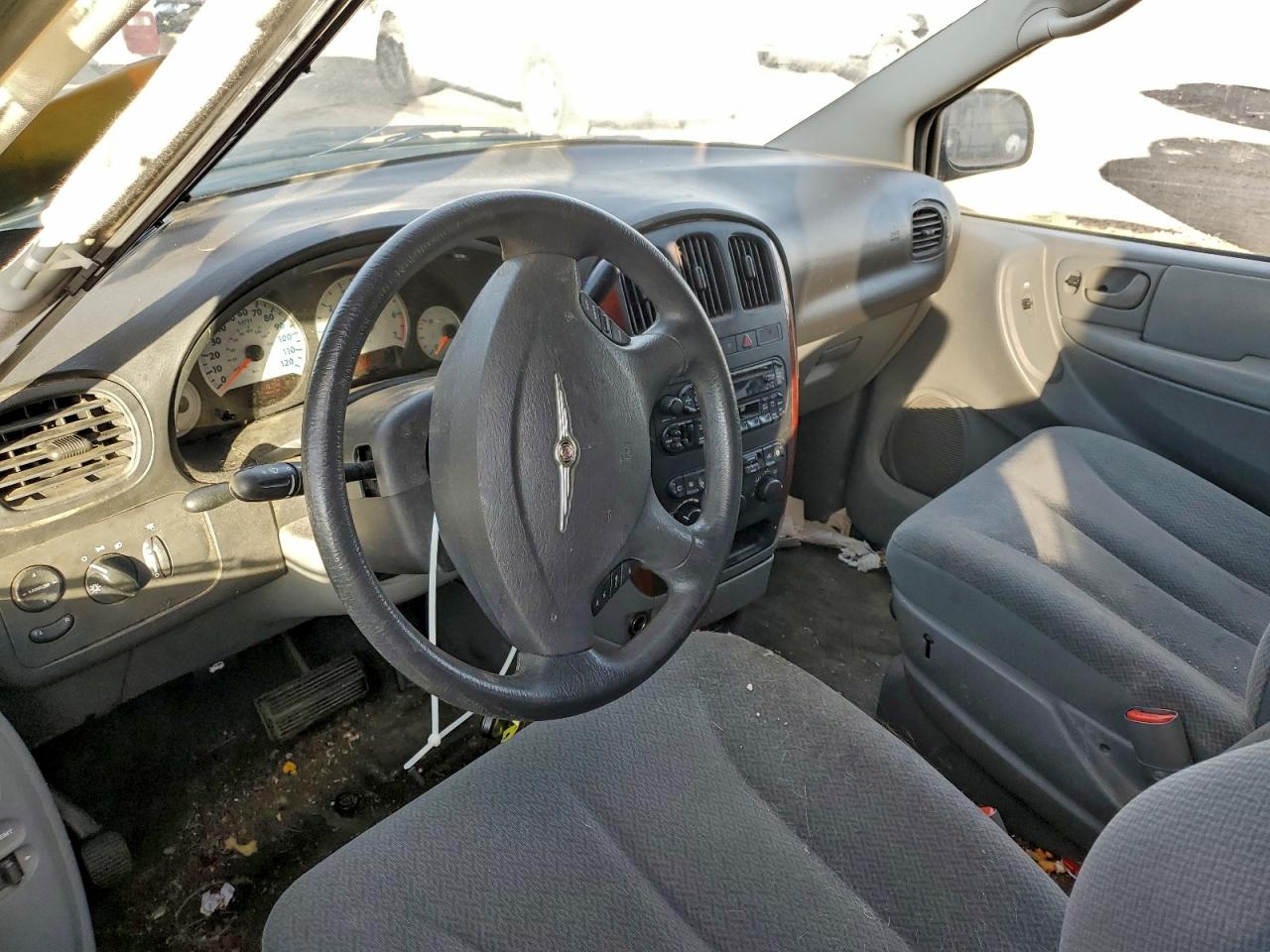 Chrysler Minivan Lx Image 9