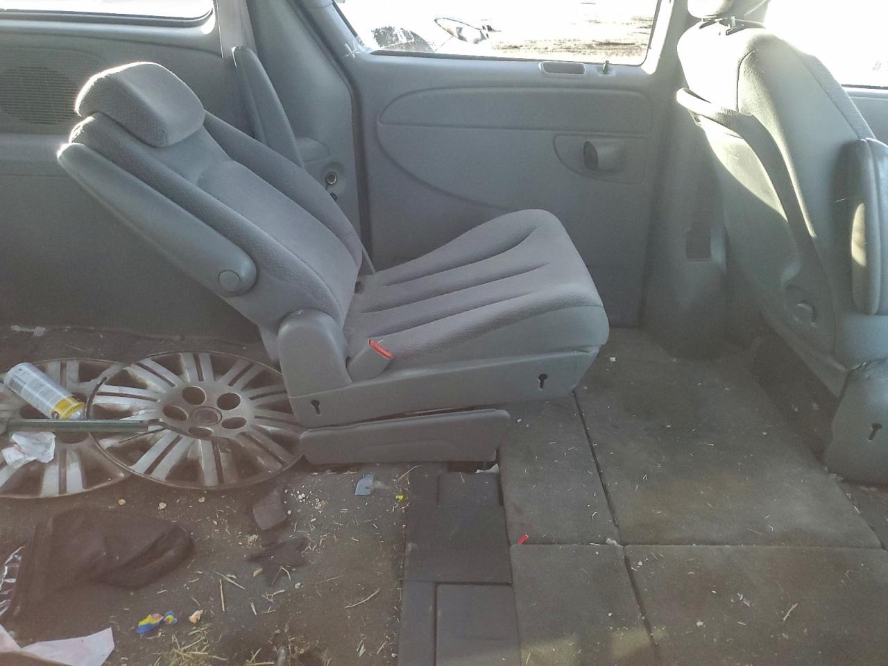 Chrysler Minivan Lx Image 10