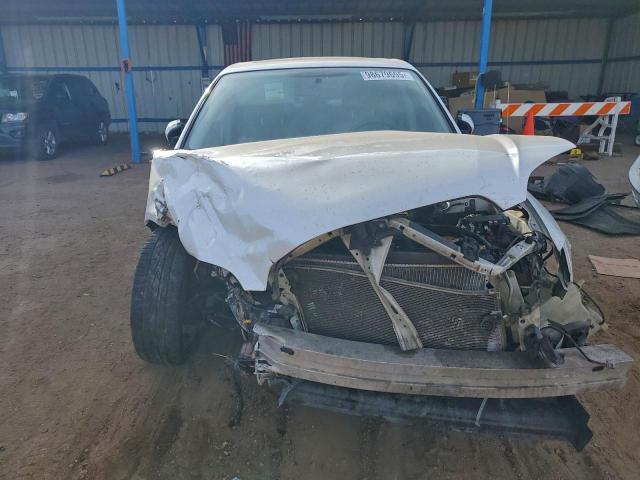 Subaru Legacy 2.5i Image 8