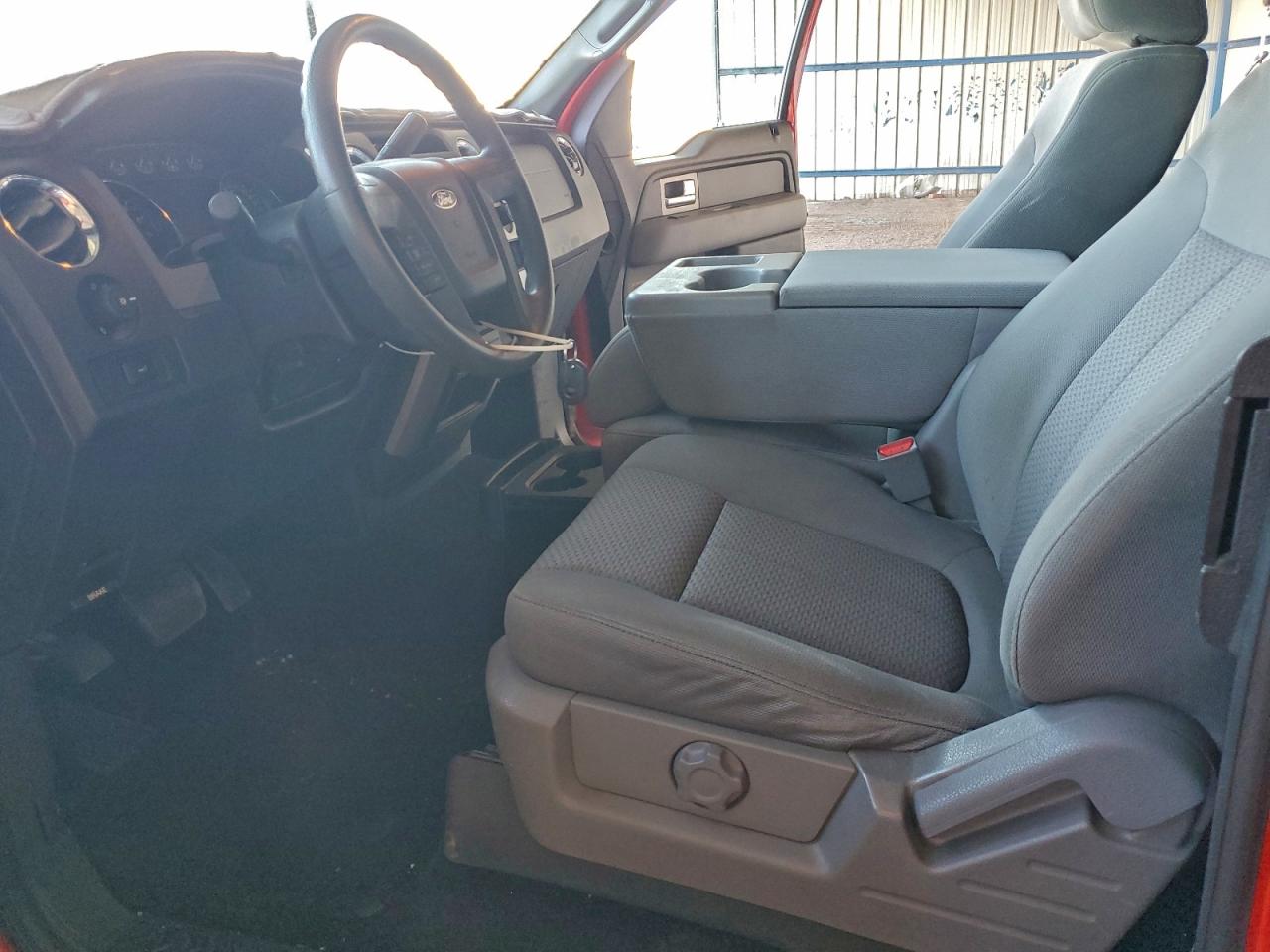 Ford F-150 Super Cab Image 11