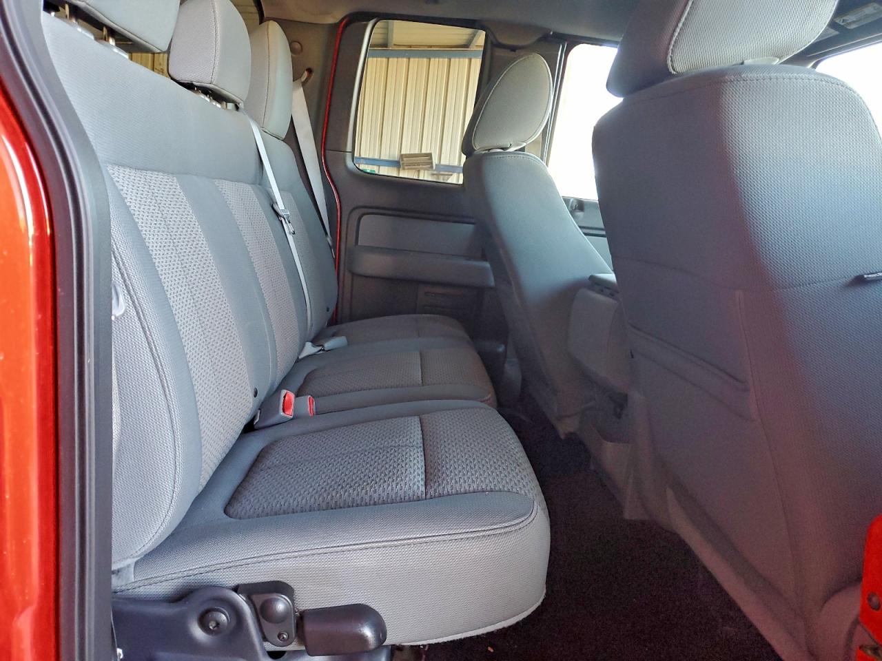 Ford F-150 Super Cab Image 9