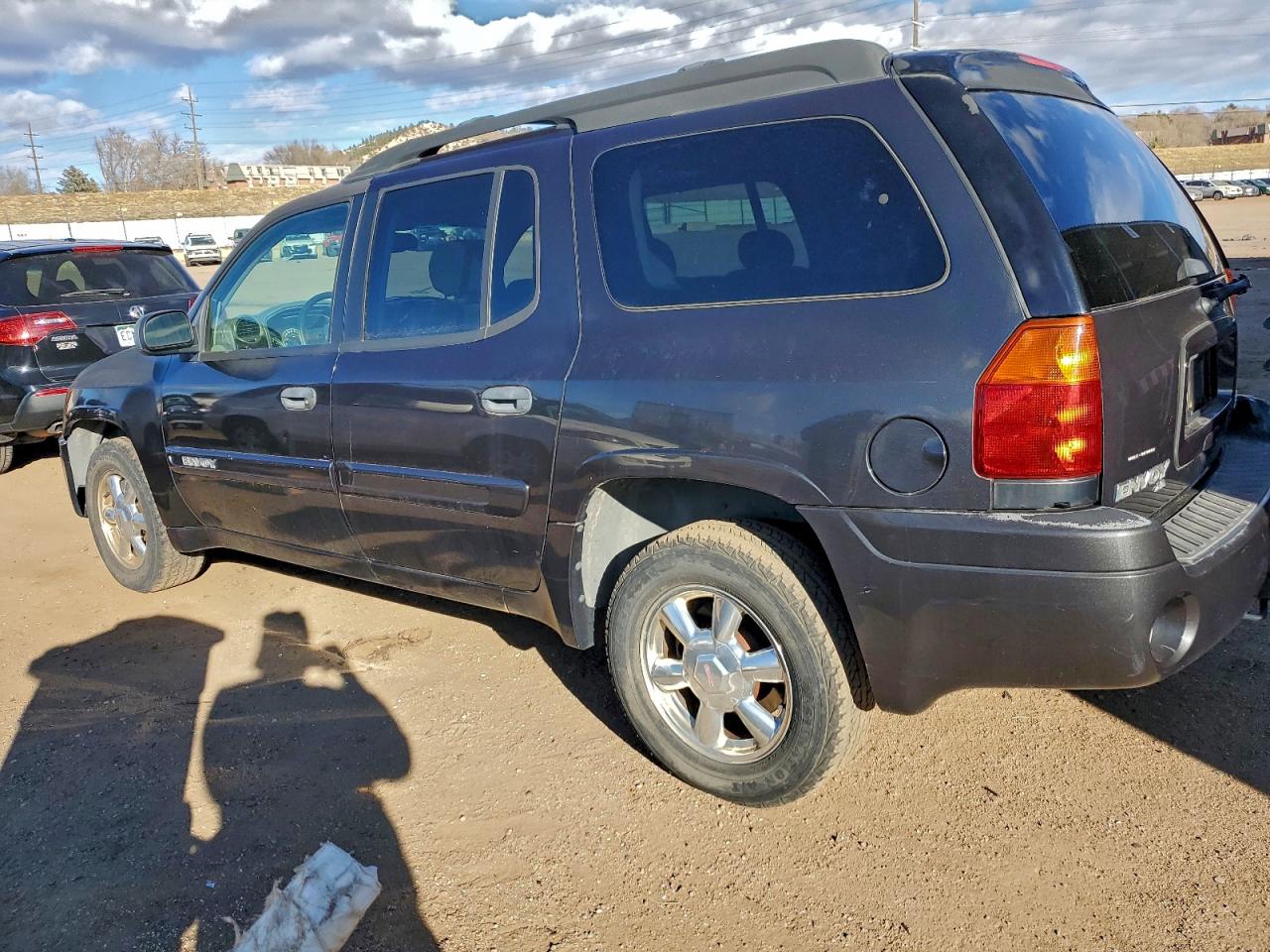 GMC Envoy Xl Image 2