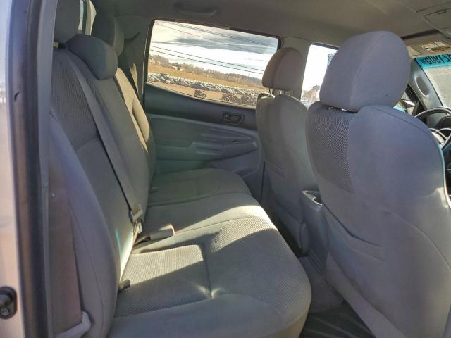 Toyota Tacoma Double Cab Image 10