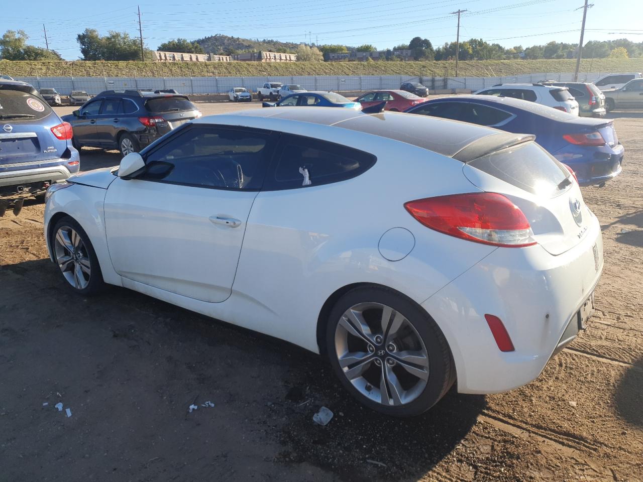 Hyundai VELOSTER Image 2