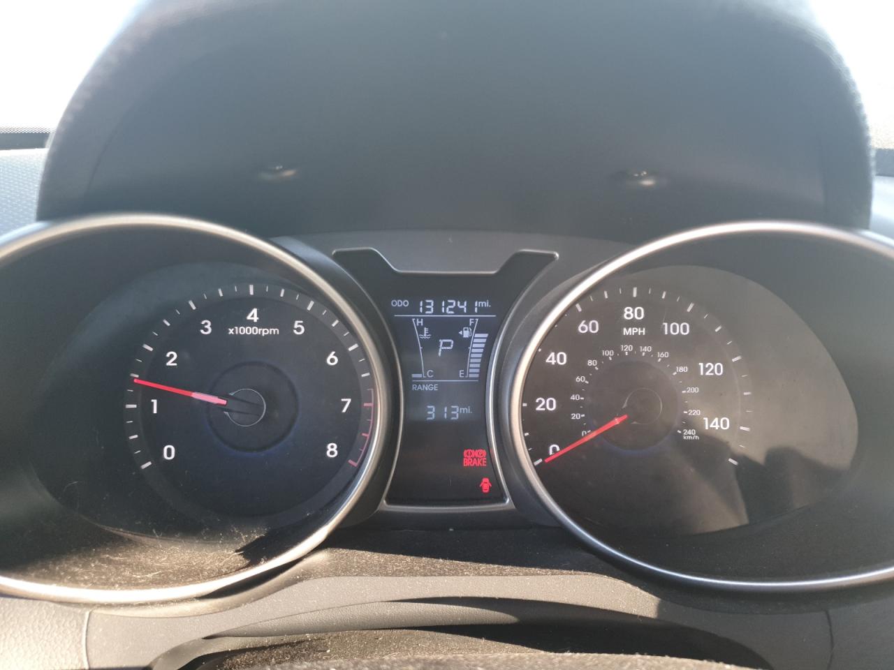 Hyundai VELOSTER Image 4