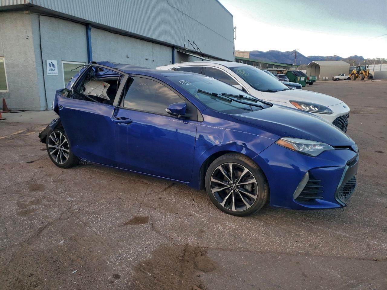 Toyota Corolla L Image 7