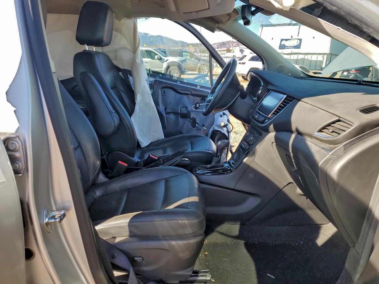 Buick Encore Essence Image 4