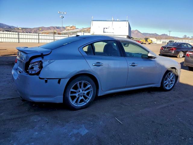 Nissan Maxima S Image 9