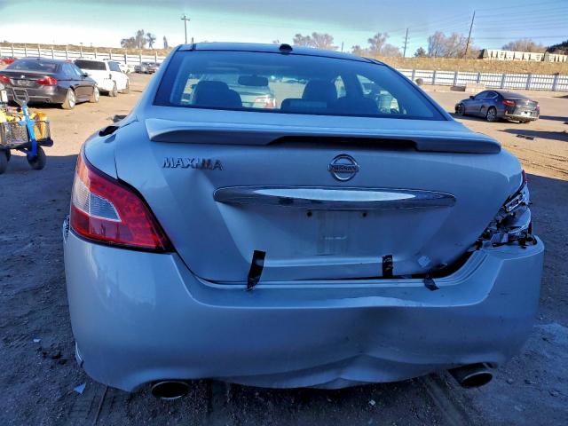 Nissan Maxima S Image 2