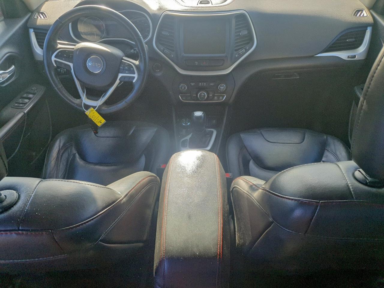 Jeep Cherokee Trailhawk Image 13