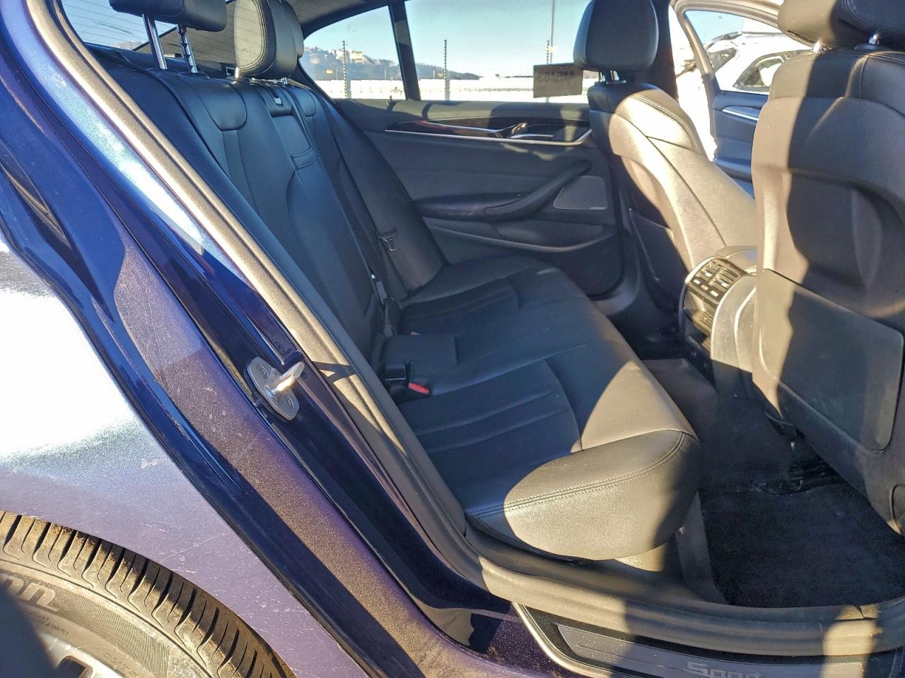 BMW 5 Series Xi Image 13