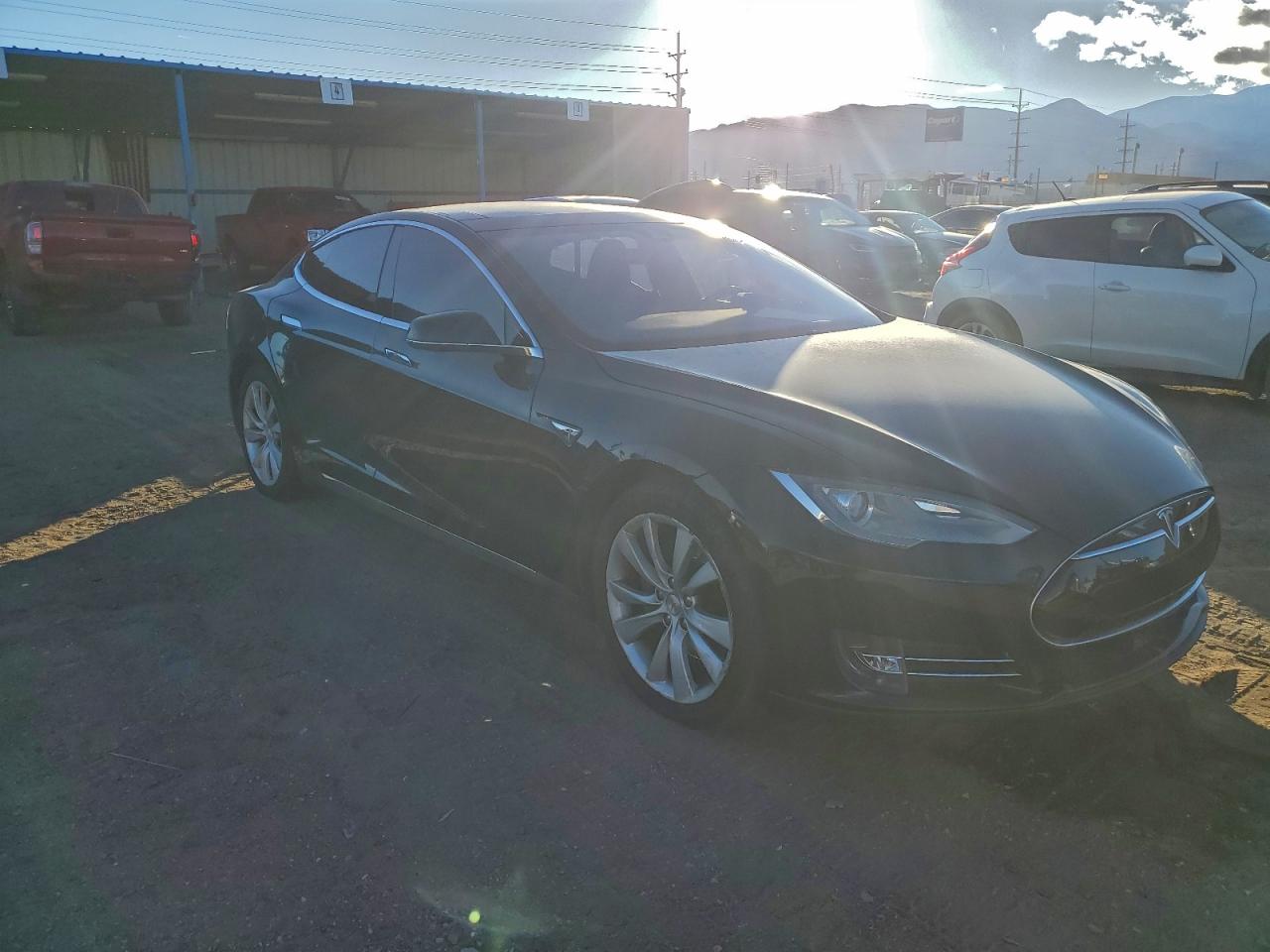 Tesla Model S 85d Image 6