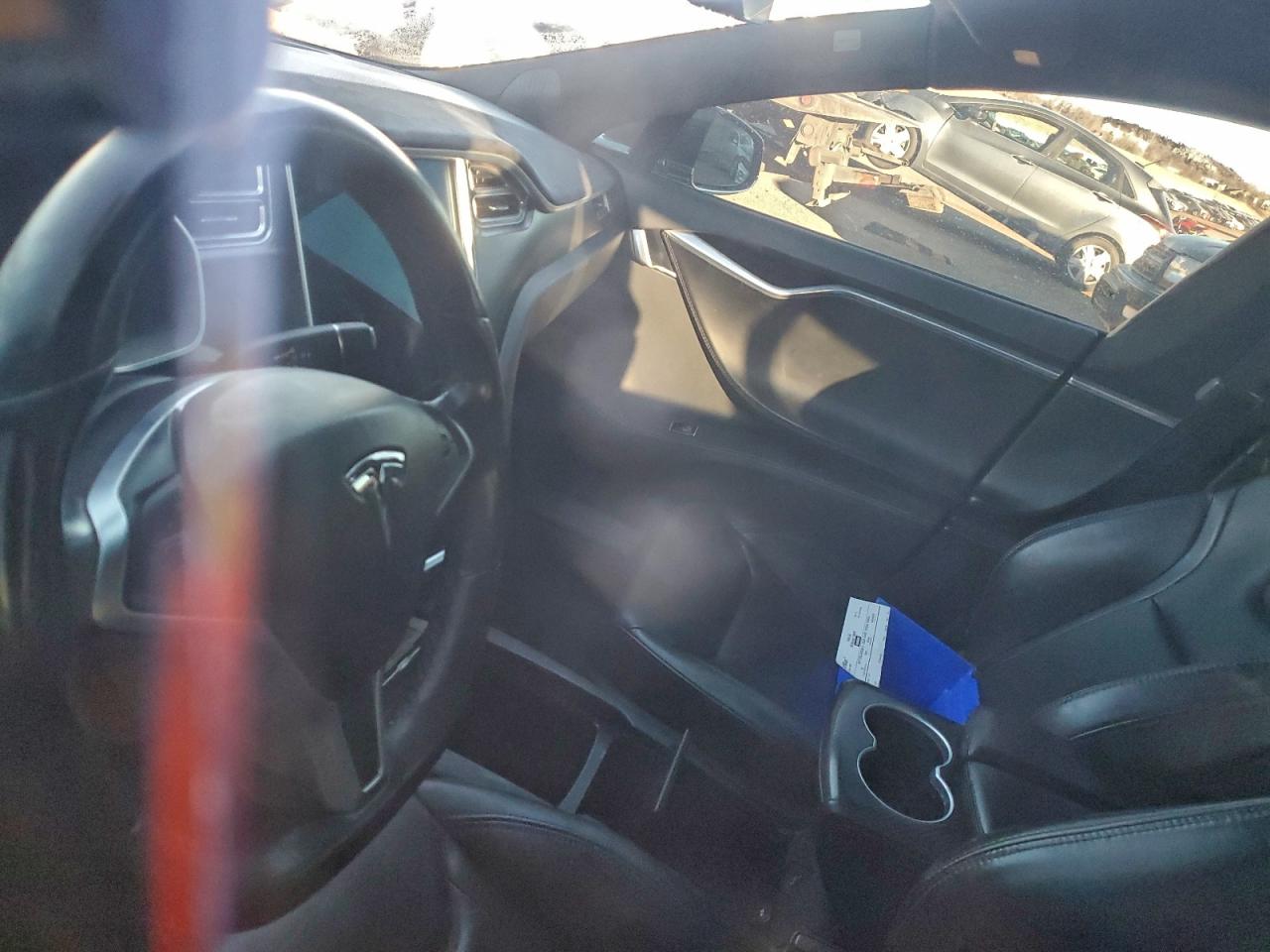 Tesla Model S 85d Image 10