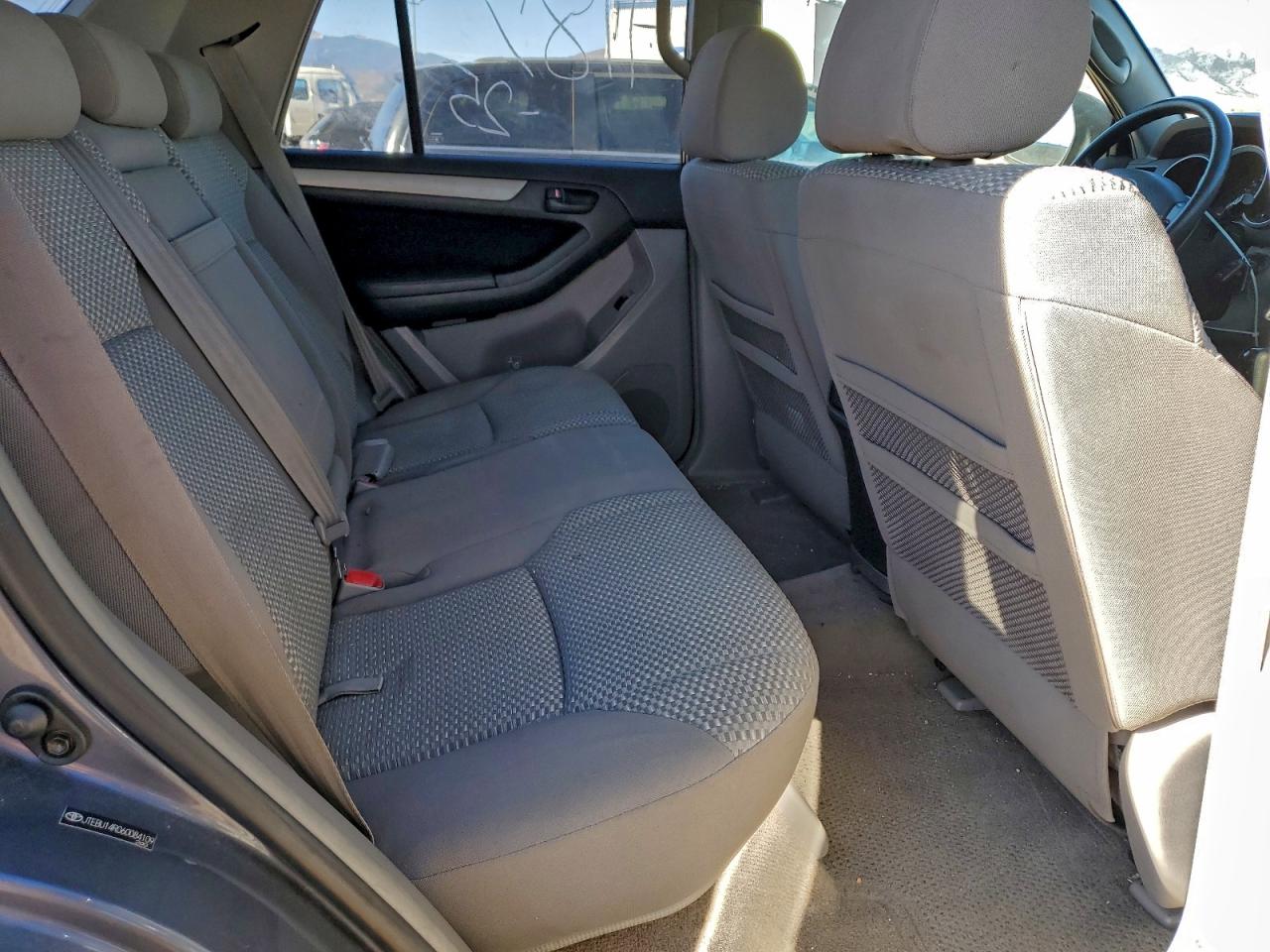 Toyota 4Runner Sr5 Image 9