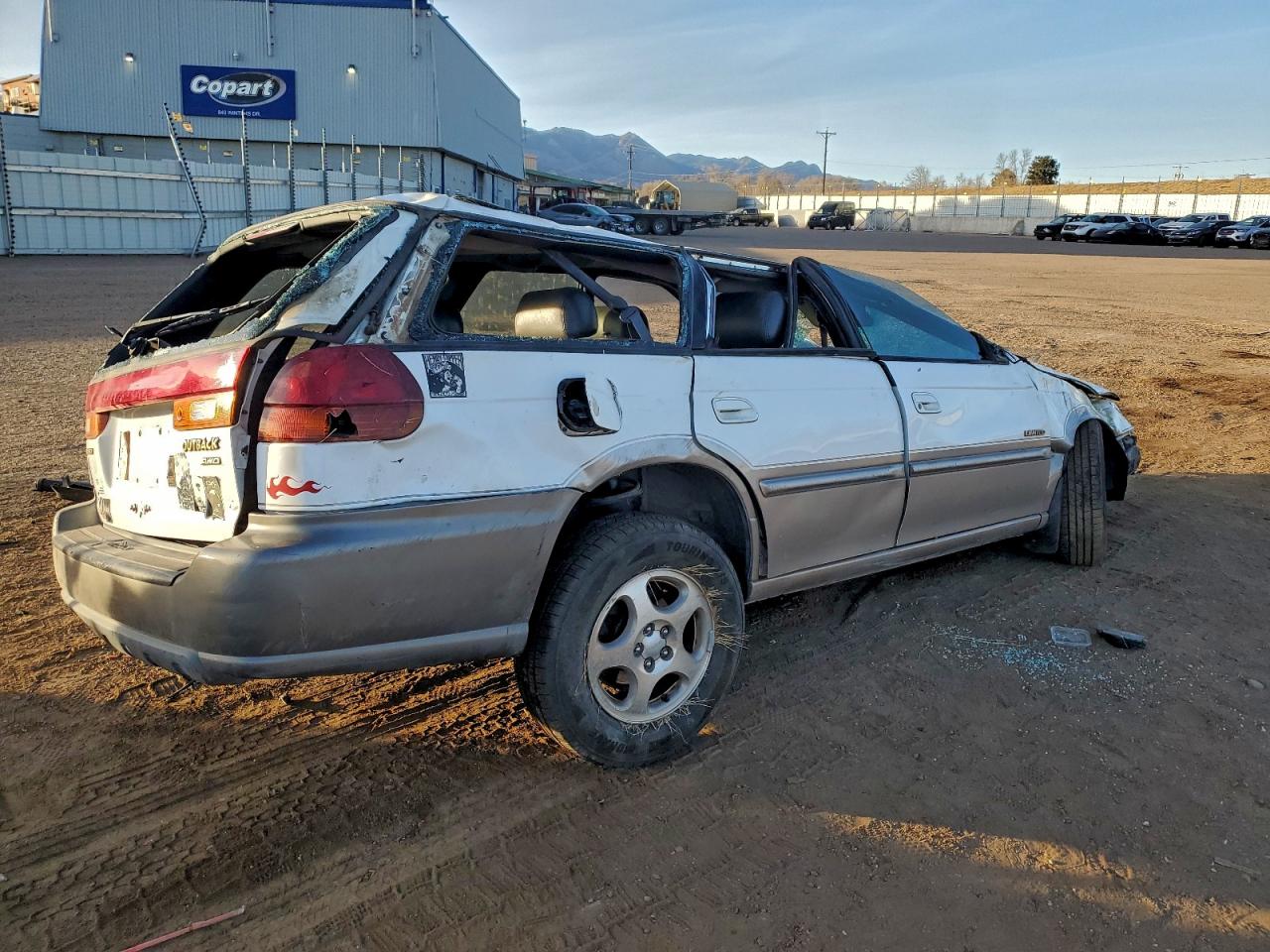 Subaru Legacy Outback Image 2
