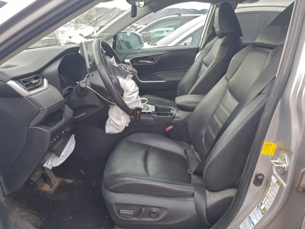 Toyota RAV4 Xle Premium Image 6