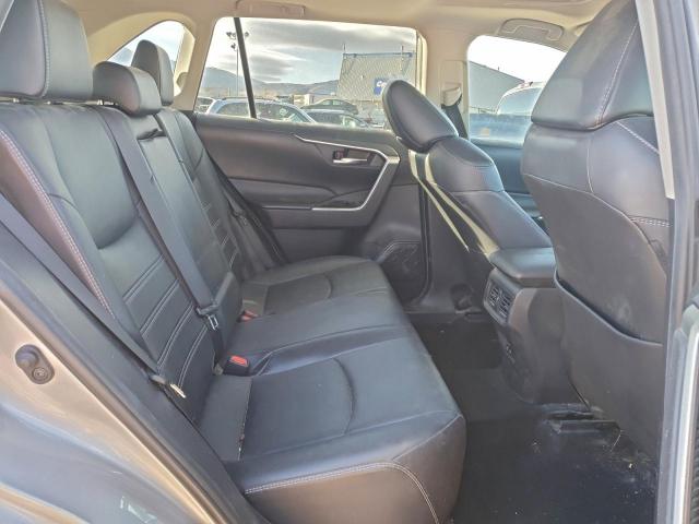 Toyota RAV4 Xle Premium Image 7