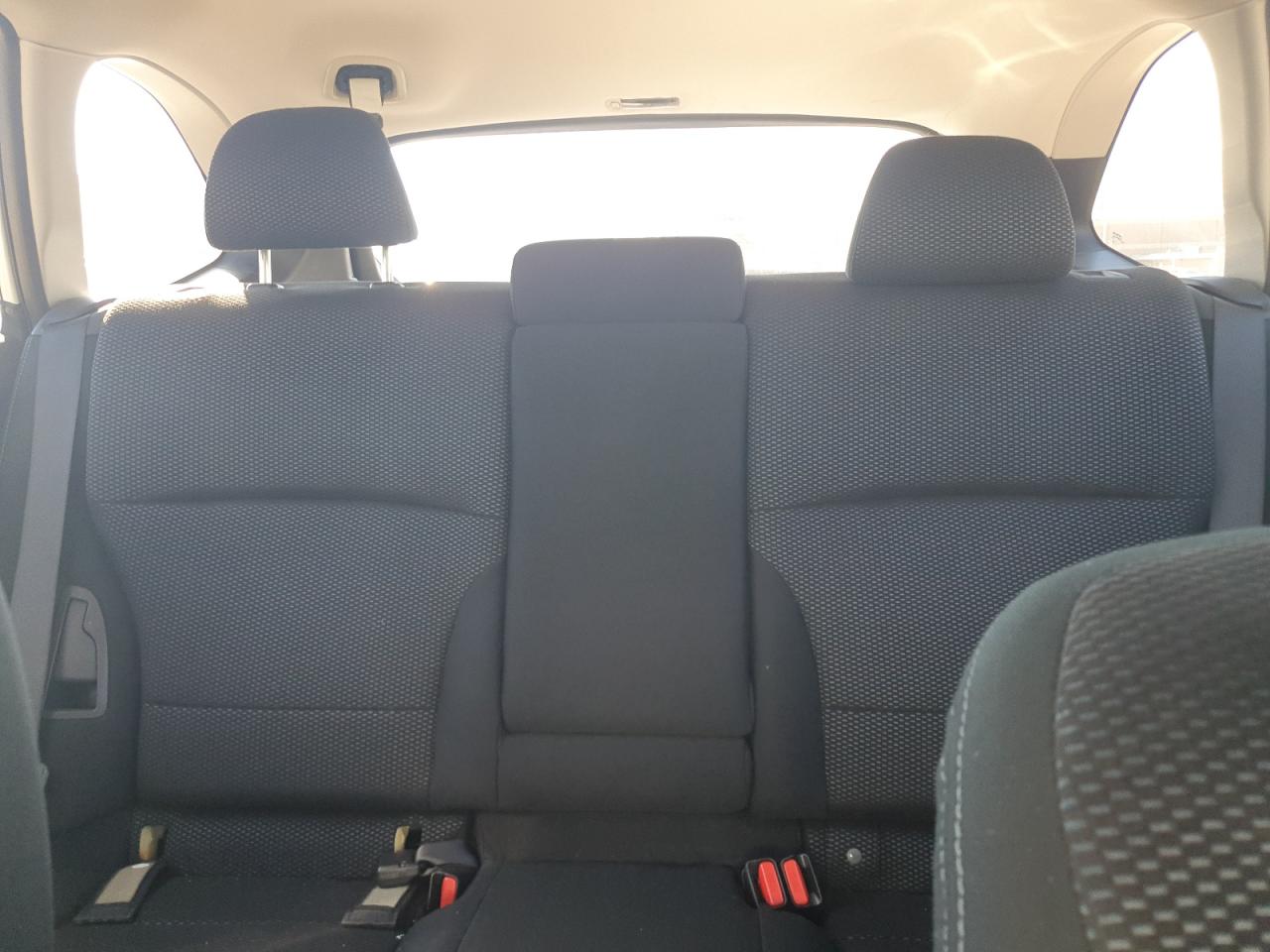 Subaru Outback 2.5i Image 11