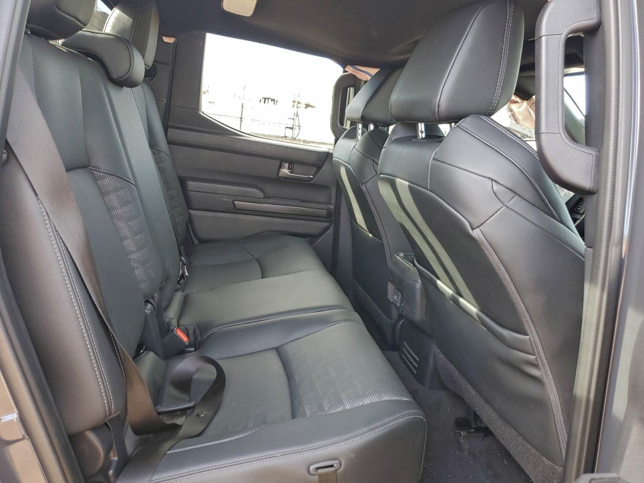 Toyota Tacoma Double Cab Image 8