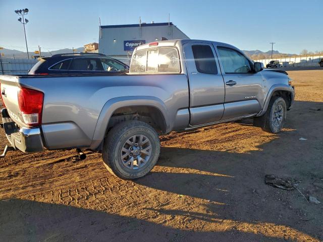 Toyota Tacoma Access Cab Image 3