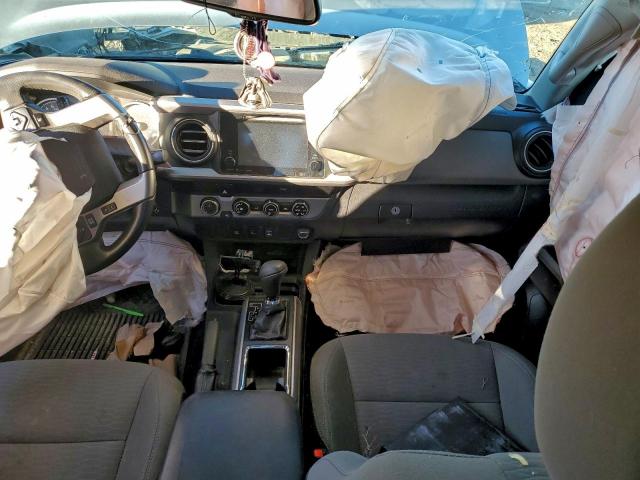 Toyota Tacoma Access Cab Image 4