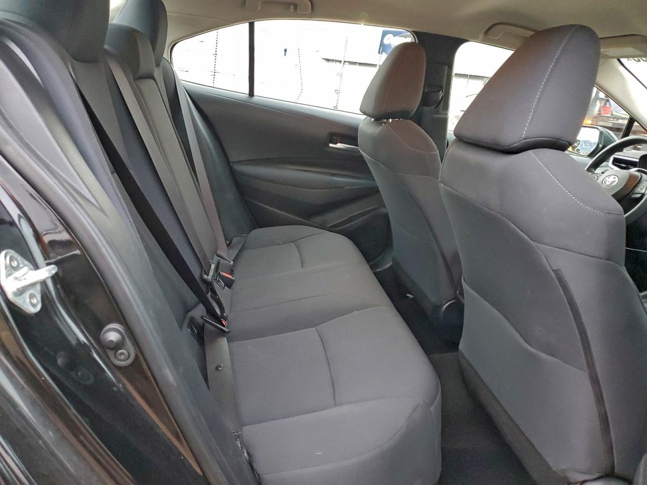 Toyota Corolla Le Image 8