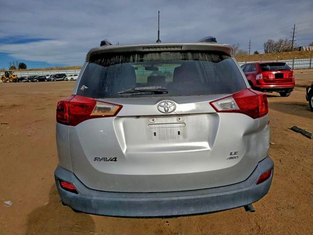 Toyota RAV4 Le Image 7