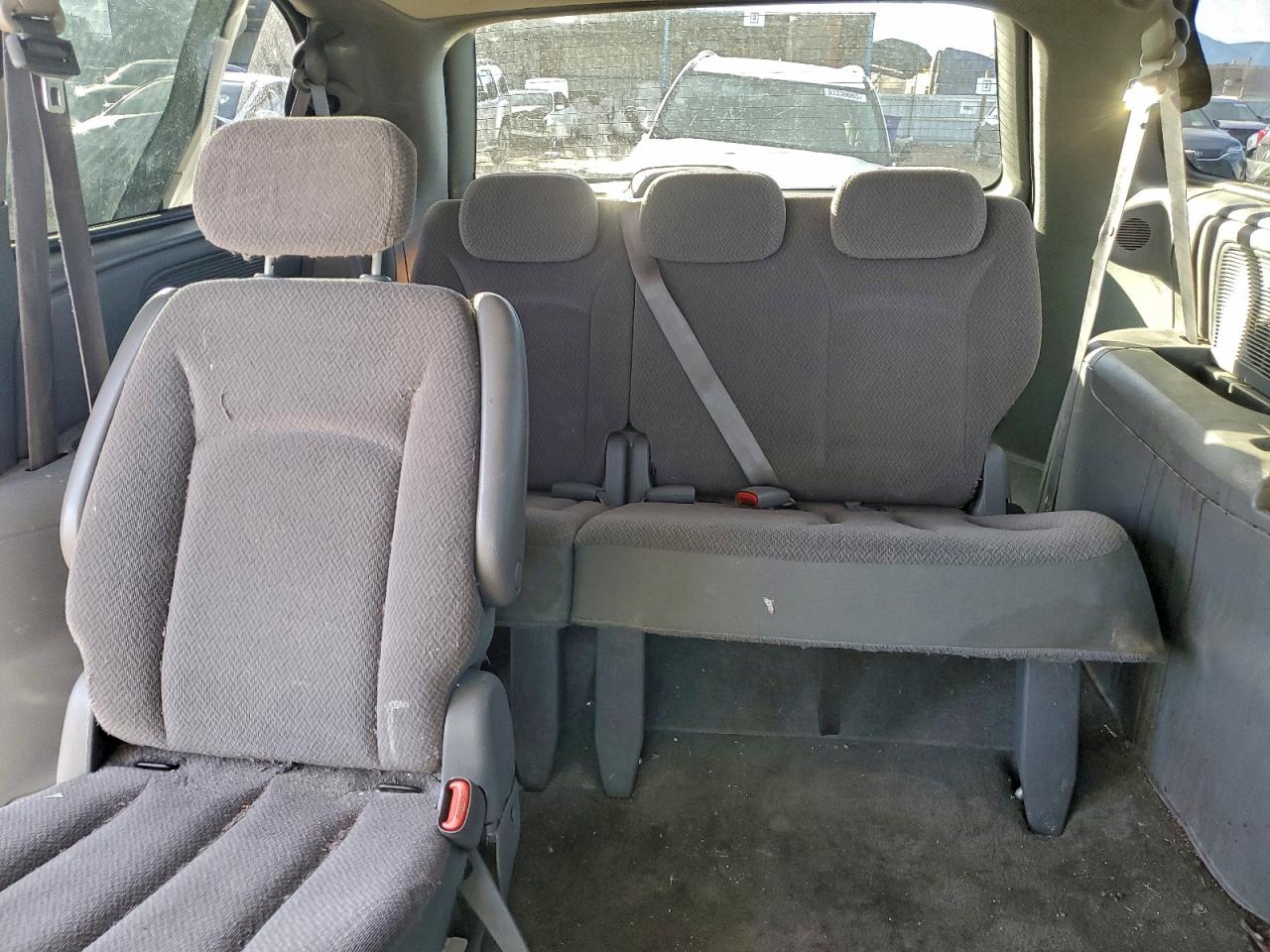 Chrysler Minivan Lx Image 5