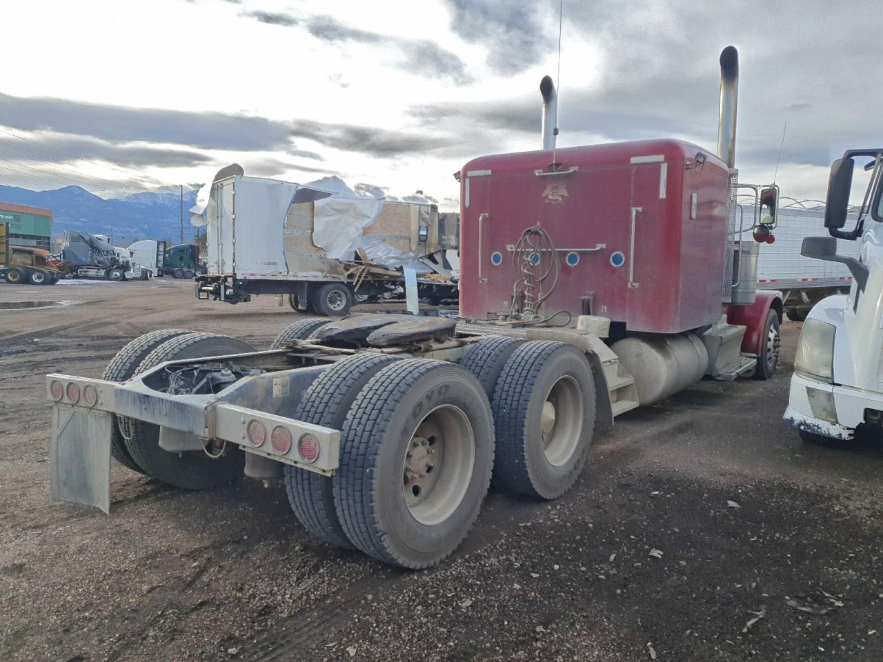 Peterbilt 389 Image 4