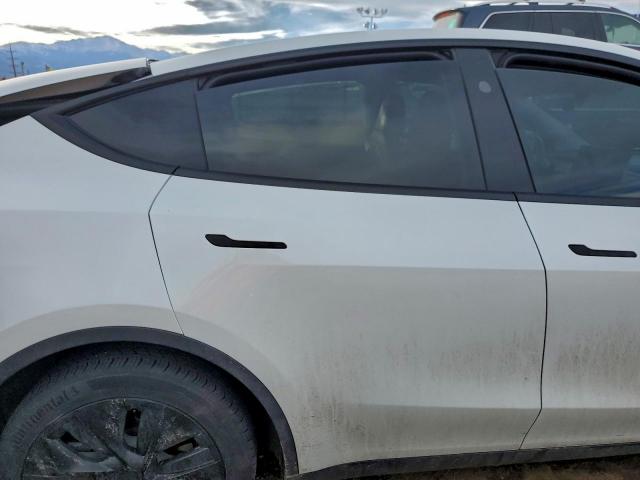 Tesla Model Y Image 8