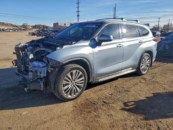  Salvage Toyota Highlander