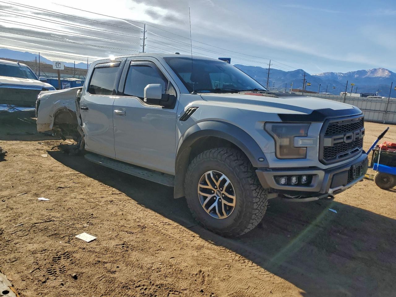 Ford F-150 Raptor Image 6