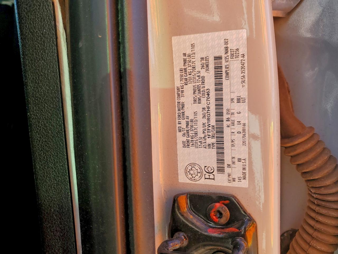 Ford F-150 Raptor Image 12