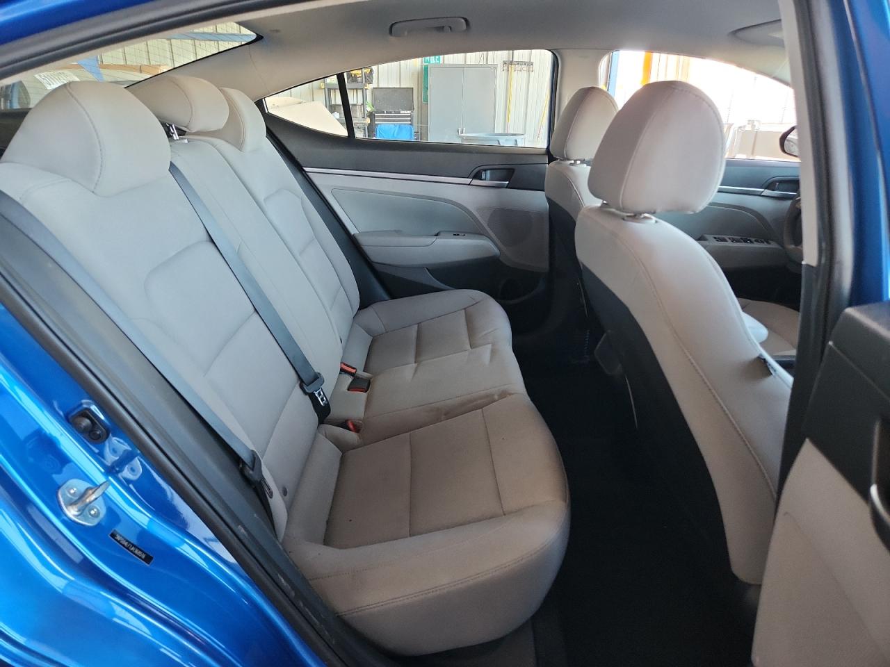 Hyundai ELANTRA Sel Image 3