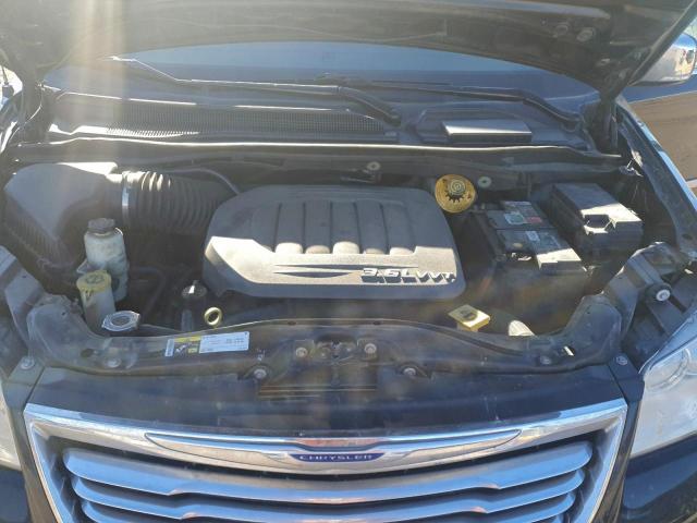 Chrysler Minivan Touring L Image 10